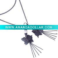 Wholesale Fashion Black Leaf Pendant Metal Necklace