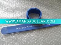 Wholesale 2011 new design pvc clap bracelets
