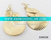 Gold fashion earring