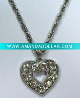 Heart pendant necklace