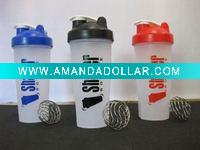 Plastic shaker cup with blender