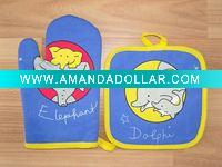 oven mitts and pot holder