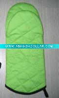 100% polyester oven mitt