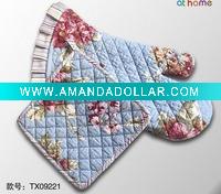 Wholesale New design high quality oven mitt with pot holders