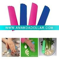 Garlic peeler