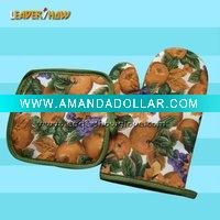 2010 printed oven mitt