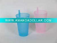 Wholesale plastic drinking cup with straw