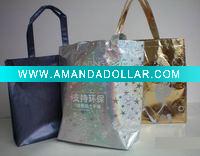 Embracing shopping bag