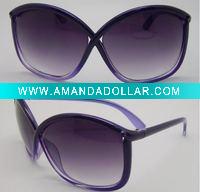 Wholesale 2011 newest designer women plastic sunglass D12111045