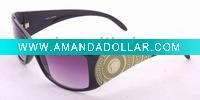 Popular fashion sunglasses collection display