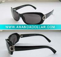 plastic fashion sunglasses
