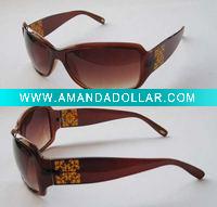 plastic fashion sunglasses