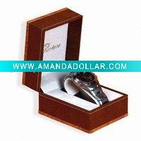 Delicate watch box