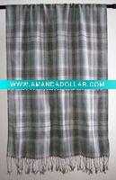 Viscose scarf with plaid pattern