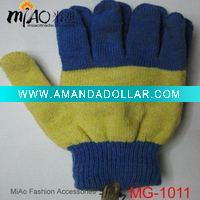 Two color knit gloves