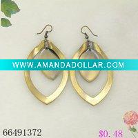 Leaf shape earring