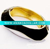 Wholesale fashion bracelet.