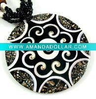 Wholesale fashion shell pendant