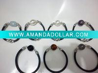 Leather alloy megentic Pearl Bracelet