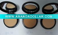 powder cake with three colors