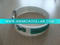 Fabric wristband