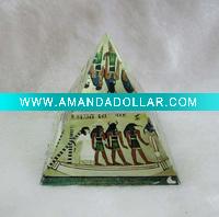Wholesale Newly glass pyramid Paperweight