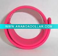 2011 new design silicone clap wristband