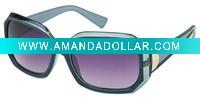 Fashion plastic sunglasses