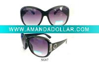 Fashion sunglasses with stone