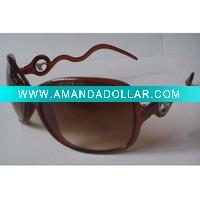 Designer sunglasses in latest styles with Metal decorations on the temple