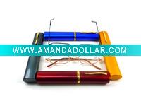 Reading glasses with pen box