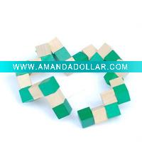 Wholesale dragon pulling its tail wooden toy