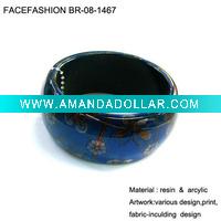 ladies resin bracelet