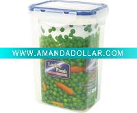 Plastic food container