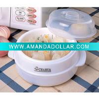 Plastic food container