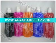 Portable foldable water jug with carabiner