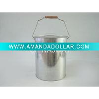Metal bucket with lid