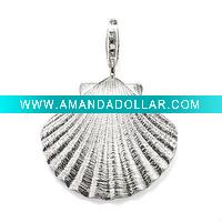 Charm pendants with shell shape