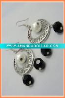 Wholesale Charm earring dangle 1 Pearl Centered and 2 Acrylic Bead Around