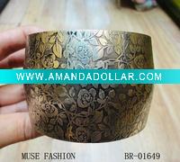 Wholesale Beautiful vintage design embossed bangle