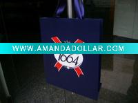 Wholesale shopping bag with embossing and UV