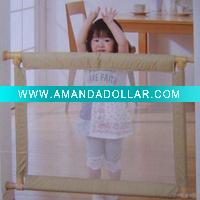 Wholesale portable baby safety door gate with mesh fabric
