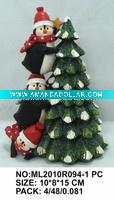 Wholesale pengiun with christmas tree in polyresin for xmas ornament