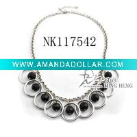 Wholesale 2011 lady's acrylic beaded necklaces with alloy pendant
