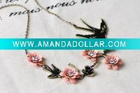 Wholesale mid-size size copper alloy rose flower and bird shape fashion pendant elegant necklace
