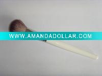 Loose powder brushes