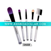 MAKE-UP BRUSHES