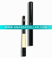 High grade retractable lip brush