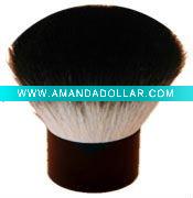 Loose powder kabuki brush