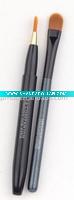 Retractable lip eyeshadow brush